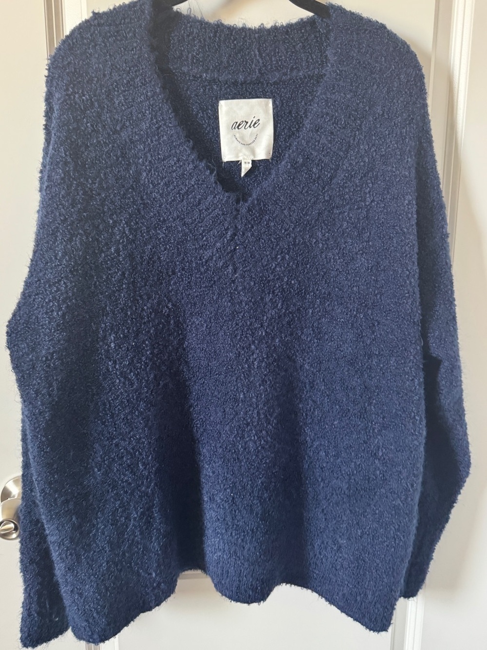 NWOT-aerie Deep Navy Bouclé V-Neck Sweater-Medium